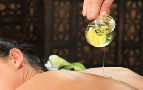 thai-massage-varm-olie
